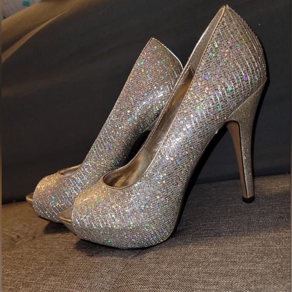 Silver High Heels Iridescent Size 7.5 - Picture 2 of 9